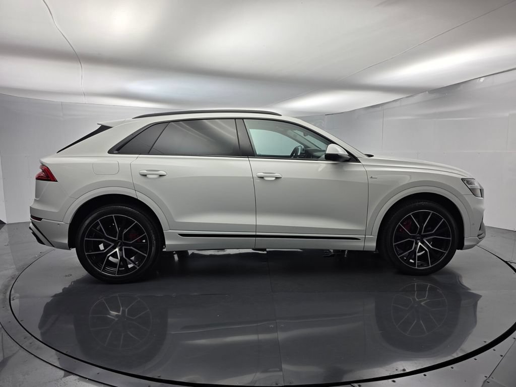 Used 2020 Audi Q8 Premium Plus w/ Premium Plus Package AWD/4WD image 3