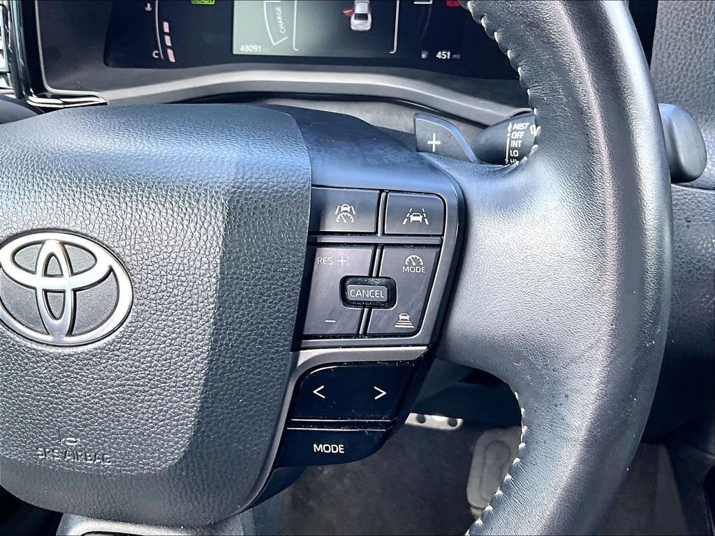 Used 2025 Toyota Camry SE FWD image 22