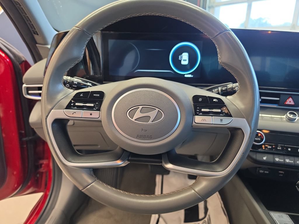 Used 2025 Hyundai Elantra SEL FWD image 20