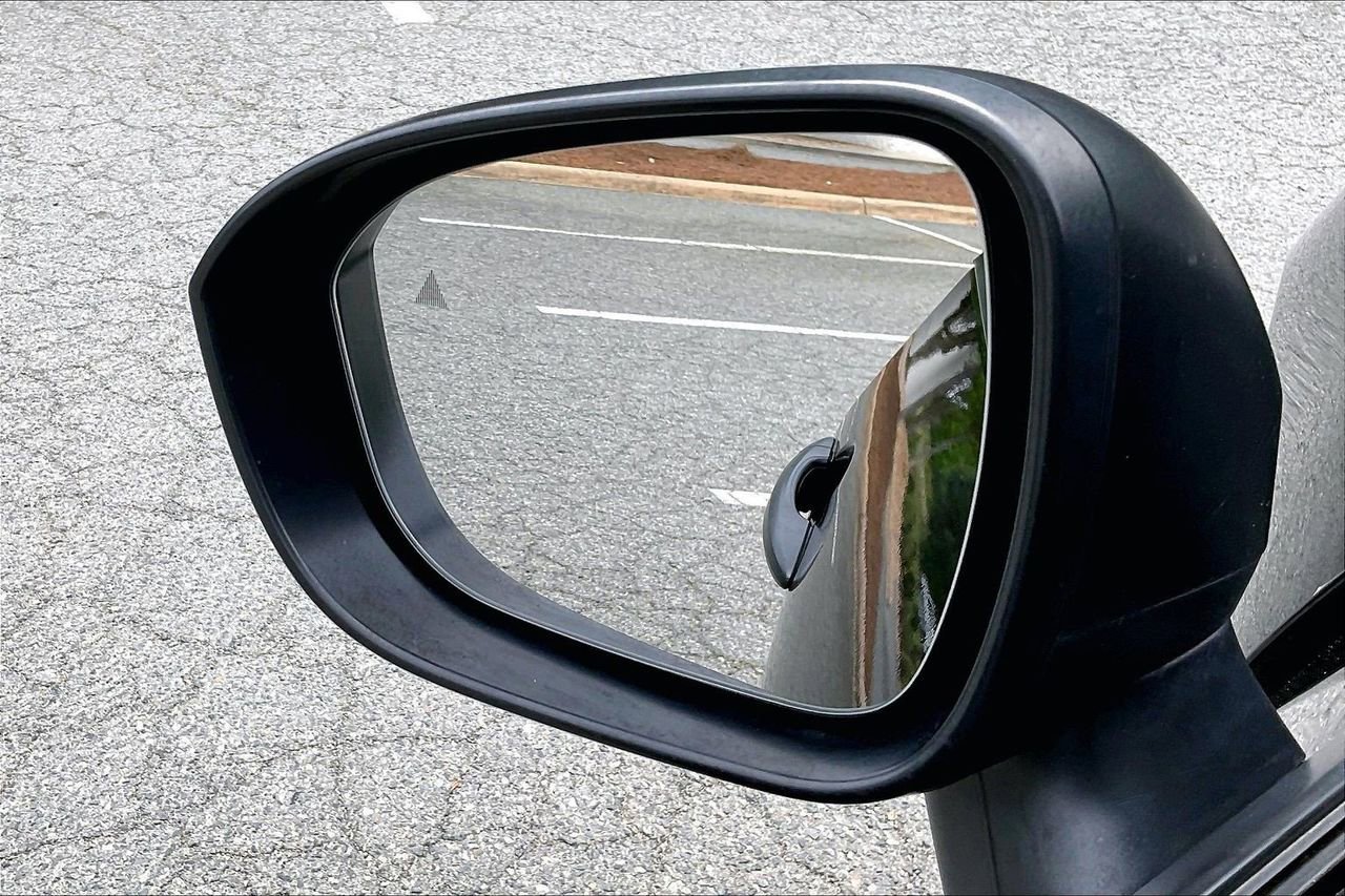 Used 2024 Nissan Rogue S FWD image 28