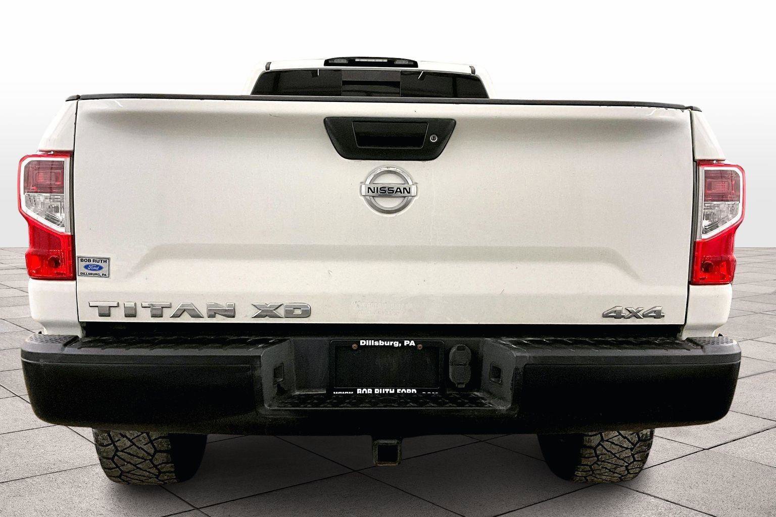 Used 2017 Nissan Titan S image 4