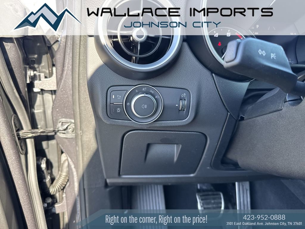 Used 2023 Alfa Romeo Stelvio Ti image 34