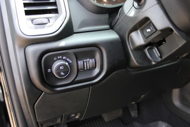 Used 2026 RAM 3500 Laramie AWD/4WD image 19