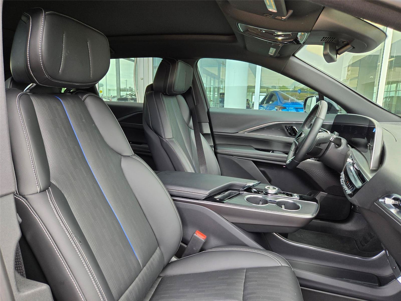 New 2026 Cadillac Lyriq Premium Luxury AWD/4WD image 29