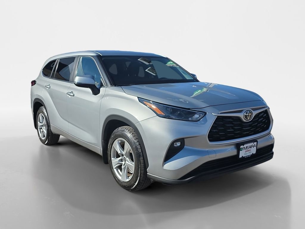 Used 2024 Toyota Highlander LE image 8