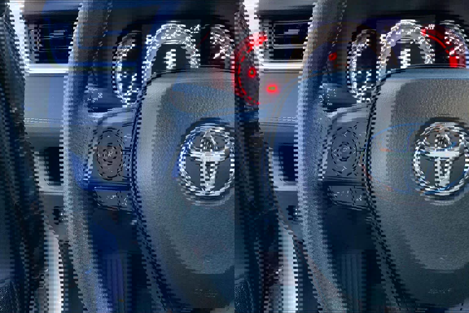 Used 2024 Toyota RAV4 LE image 23