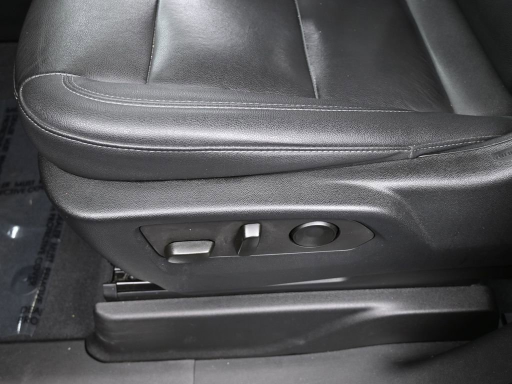 Used 2022 Chevrolet Tahoe LT w/ Luxury Package image 15