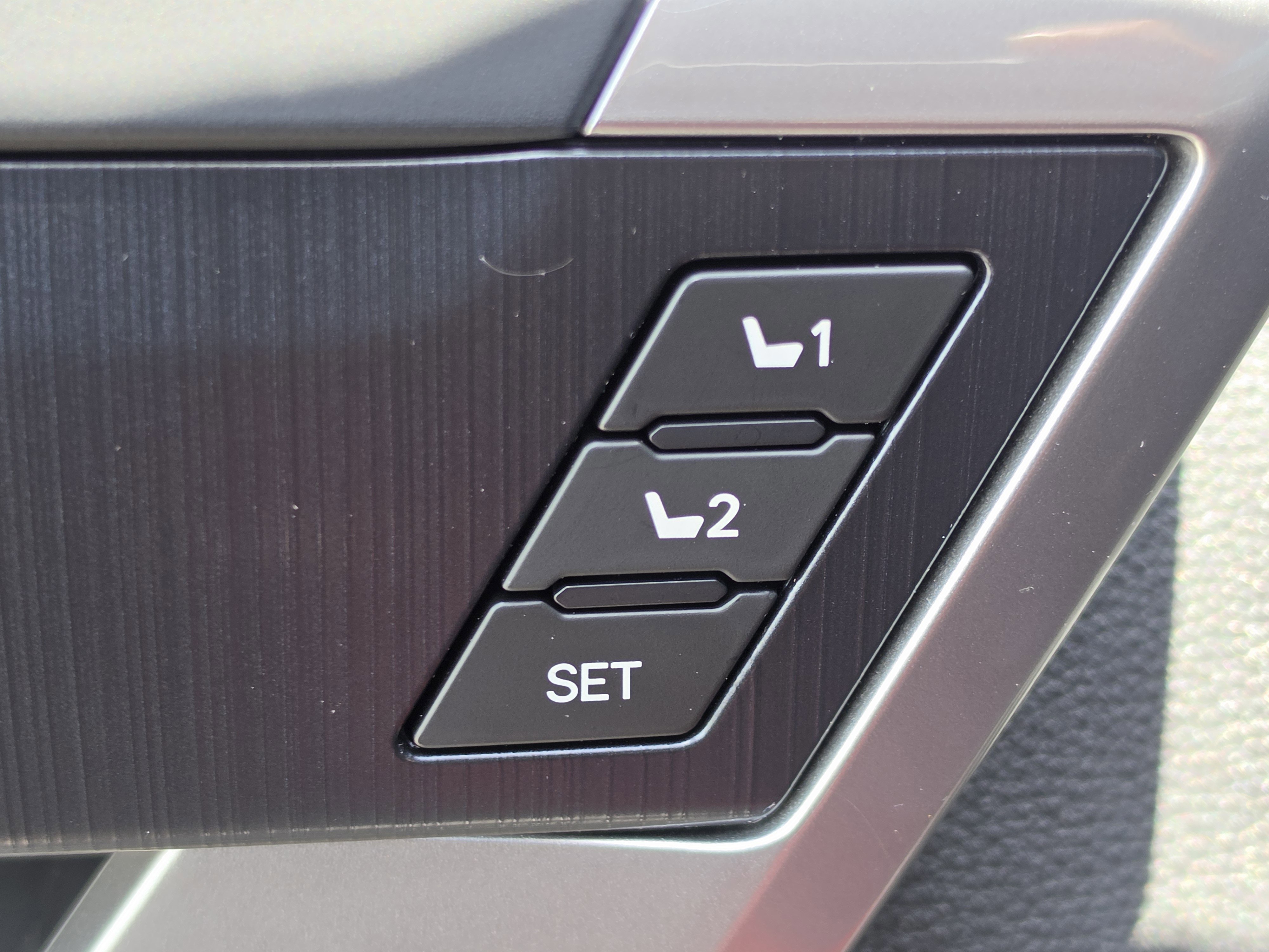 Used 2025 Toyota Tundra Platinum AWD/4WD image 14