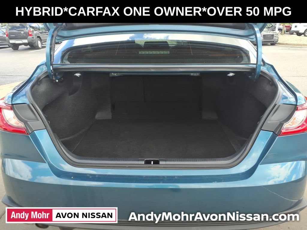 Used 2025 Toyota Camry SE FWD image 9