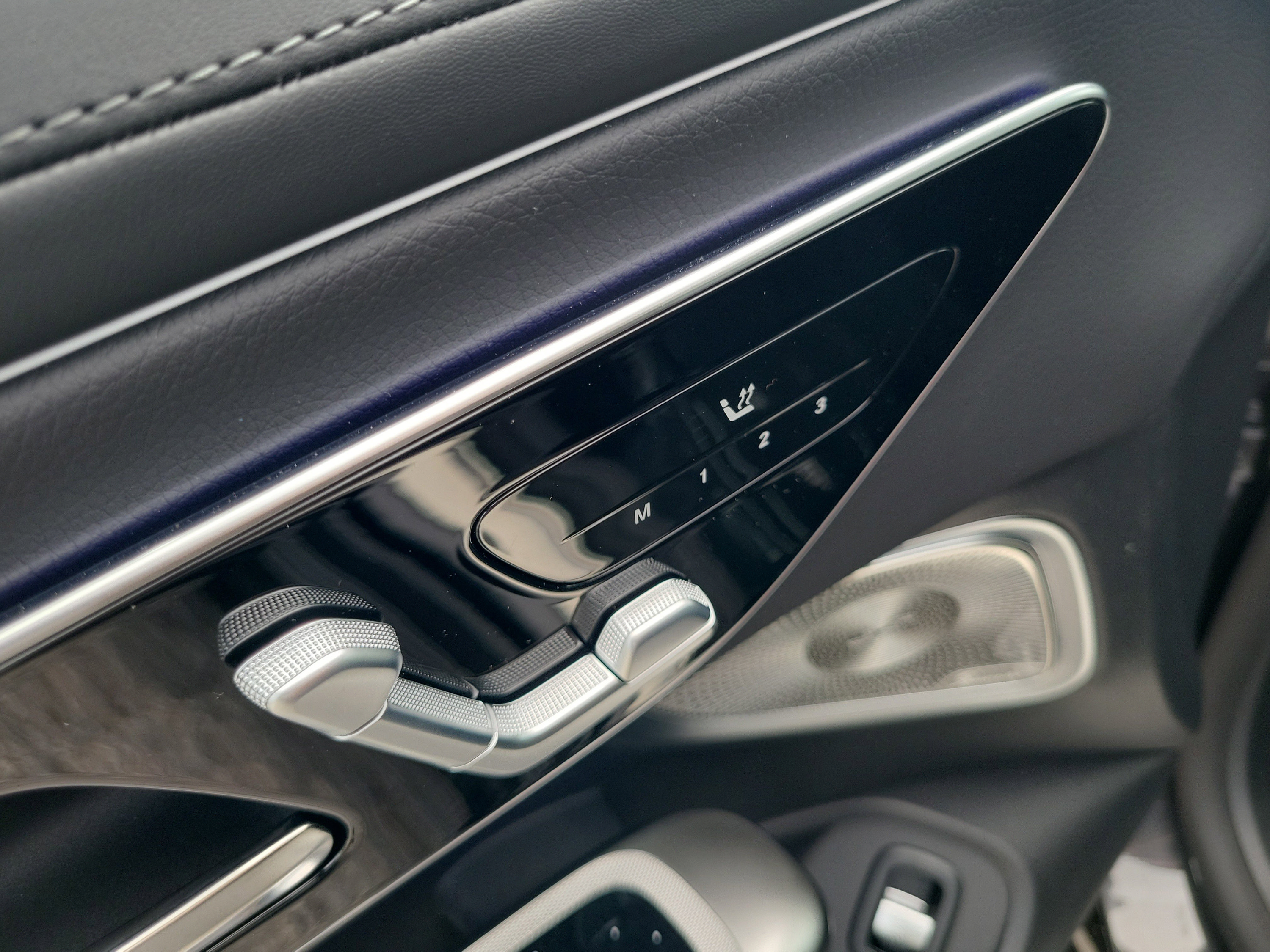 New 2026 Mercedes-Benz CLE 300 4MATIC Coupe image 9