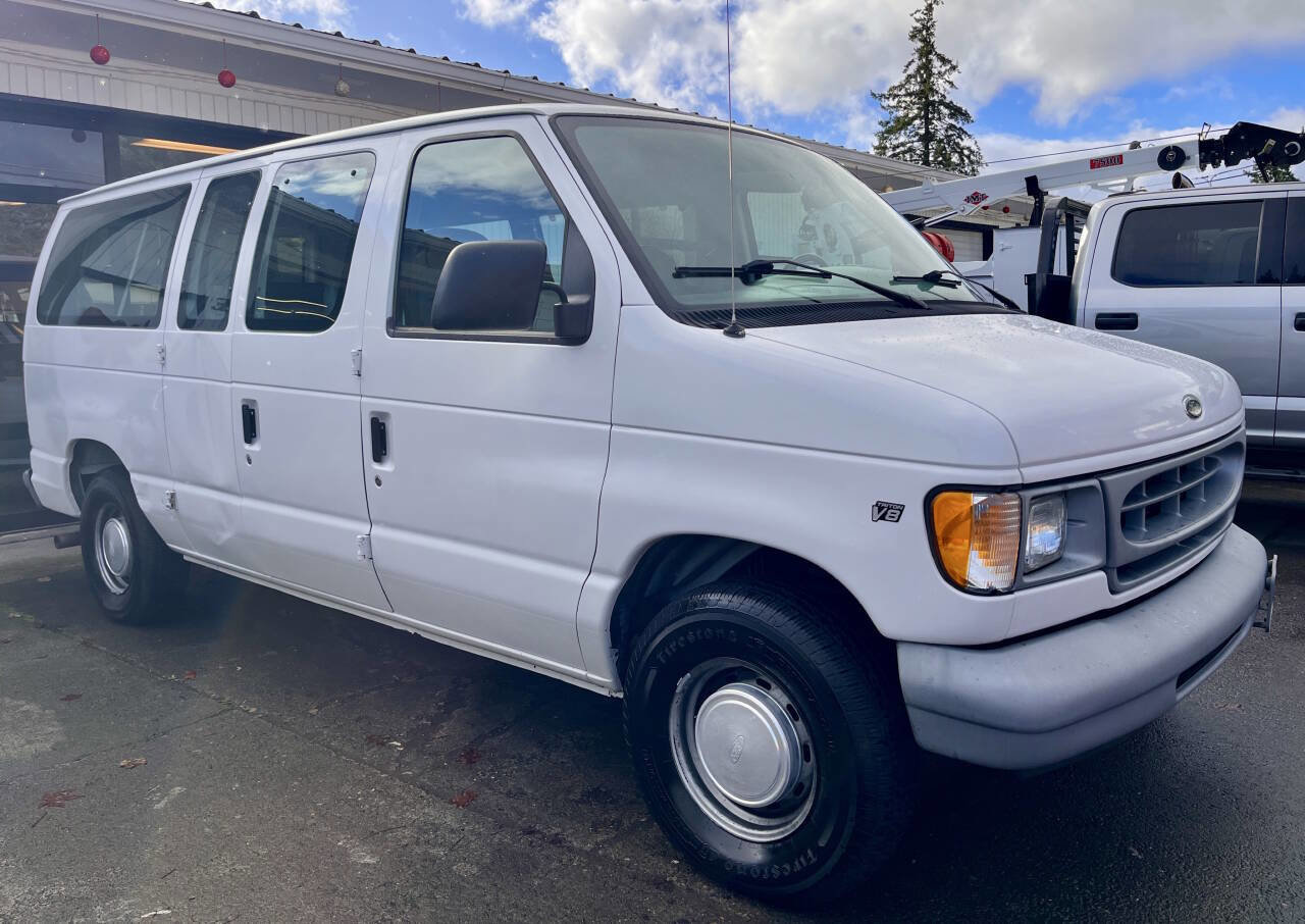 Used 1999 Ford E-150 and Econoline 150 Wagon image 9