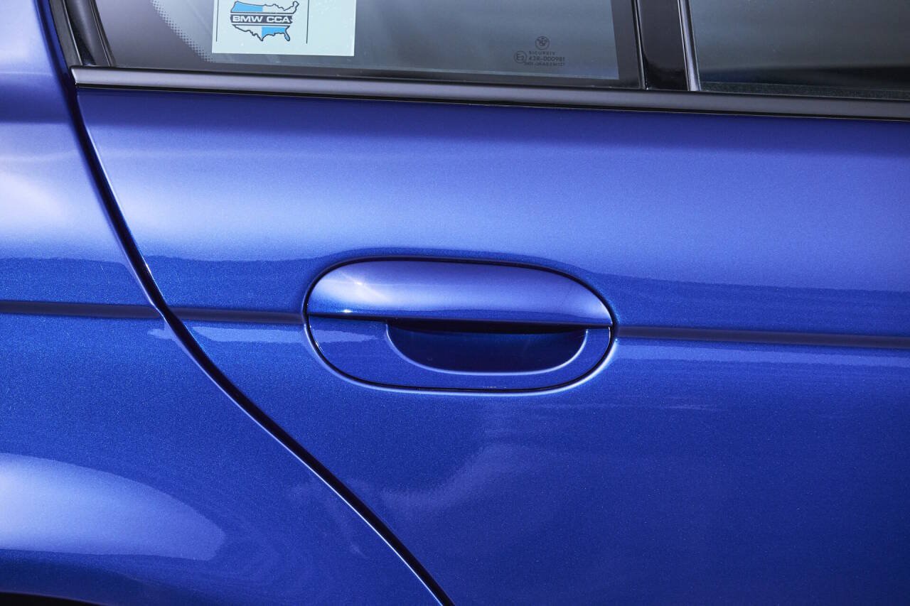 Used 2002 BMW M5 RWD image 29