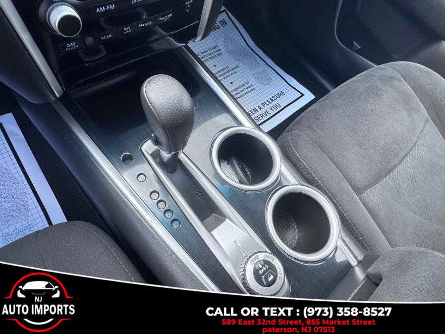 Used 2015 Nissan Pathfinder S image 28