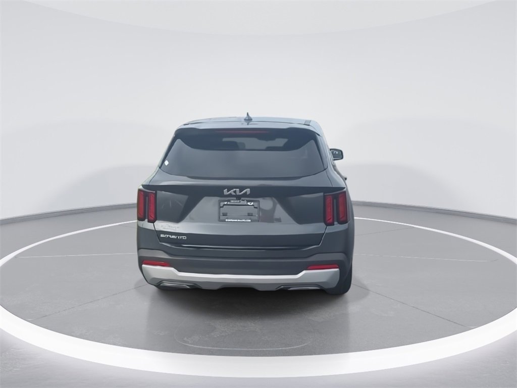Used 2025 Kia Sorento LX image 7