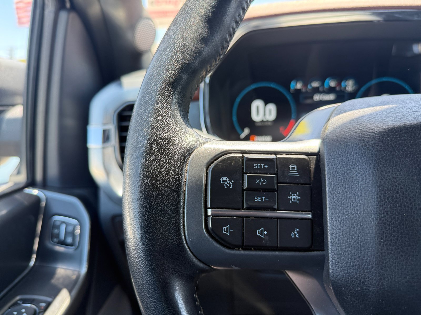 Used 2023 Ford F150 Lariat AWD/4WD image 18