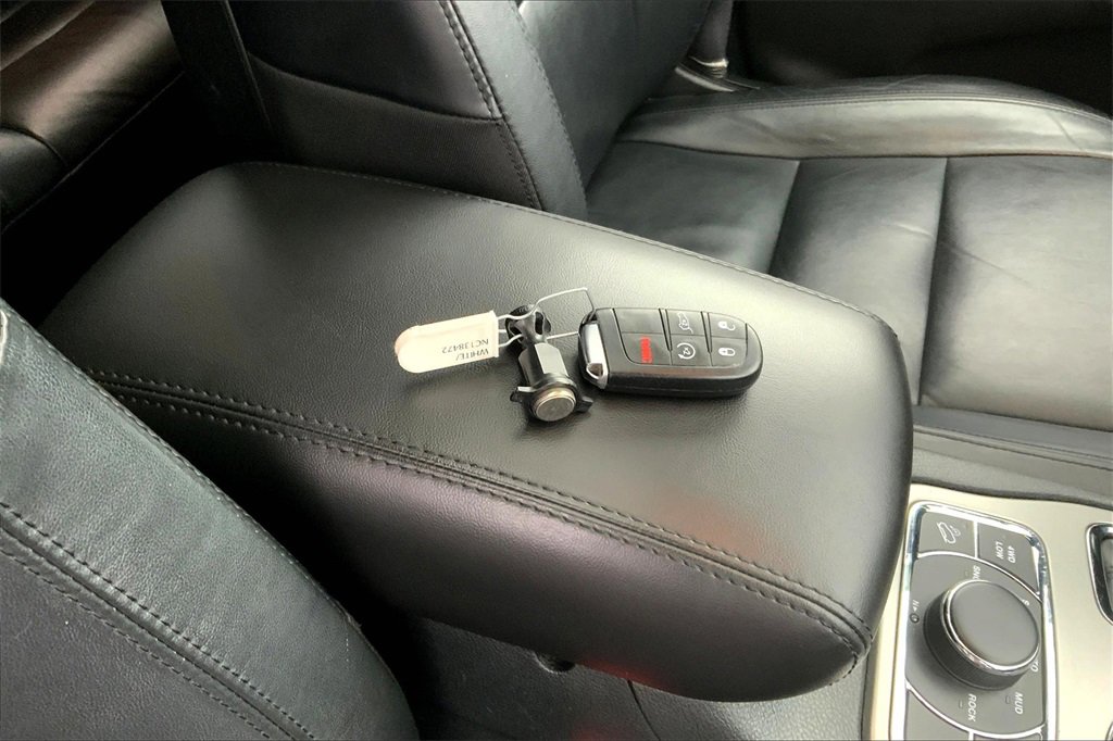 Used 2022 Jeep Grand Cherokee Limited image 15
