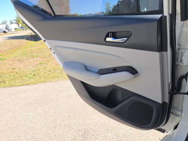 Used 2021 Nissan Altima 2.5 SV w/ SV Premium Package image 9