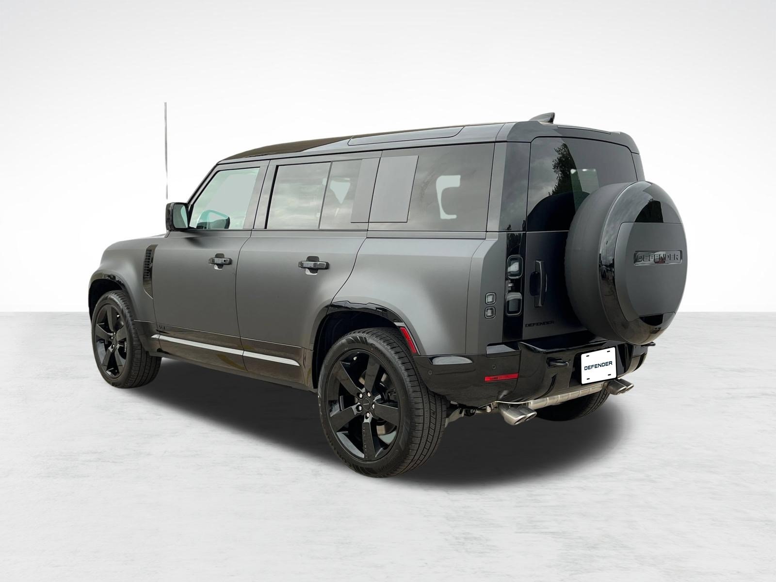 New 2026 Land Rover Defender 110 V8 AWD/4WD image 3