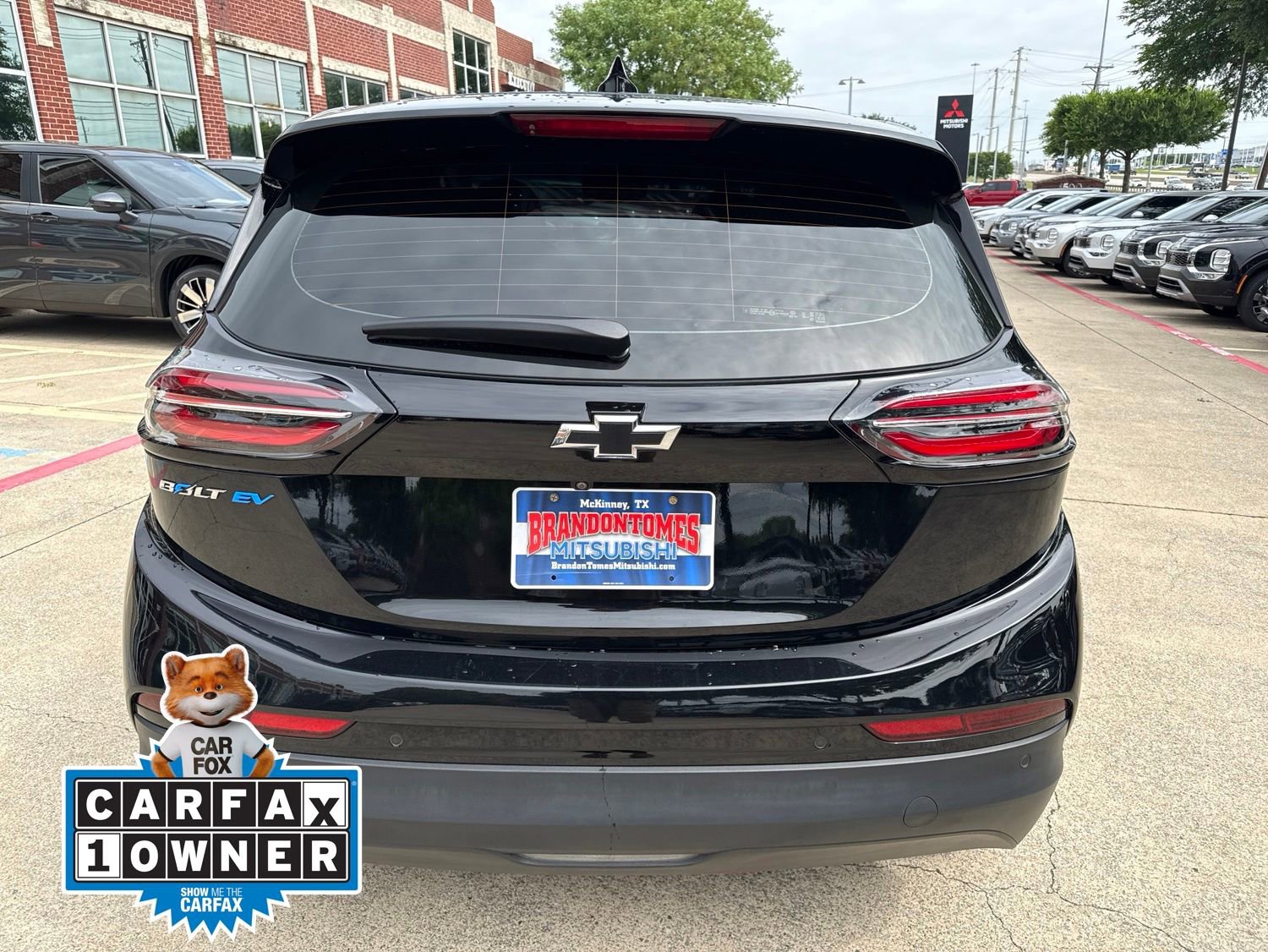 Used 2023 Chevrolet Bolt LT w/ Infotainment Package FWD image 3