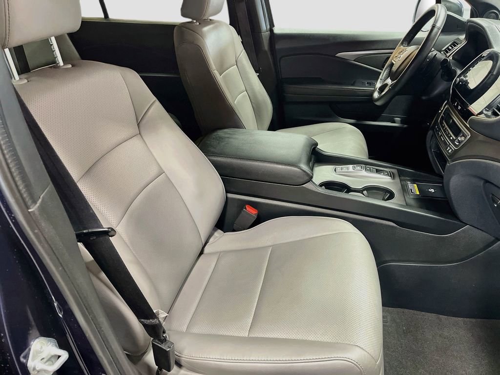 Used 2025 Honda Passport EX-L image 29