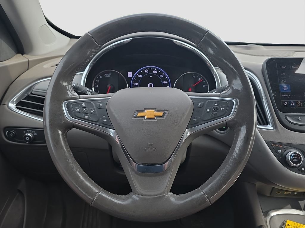 Used 2019 Chevrolet Malibu Premier w/ Sun and Wheel Package image 9