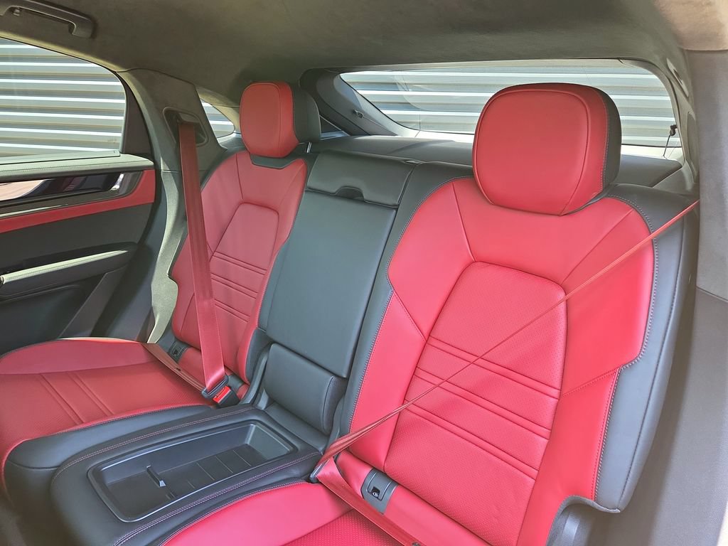 Certified 2024 Porsche Cayenne Turbo GT AWD/4WD image 15
