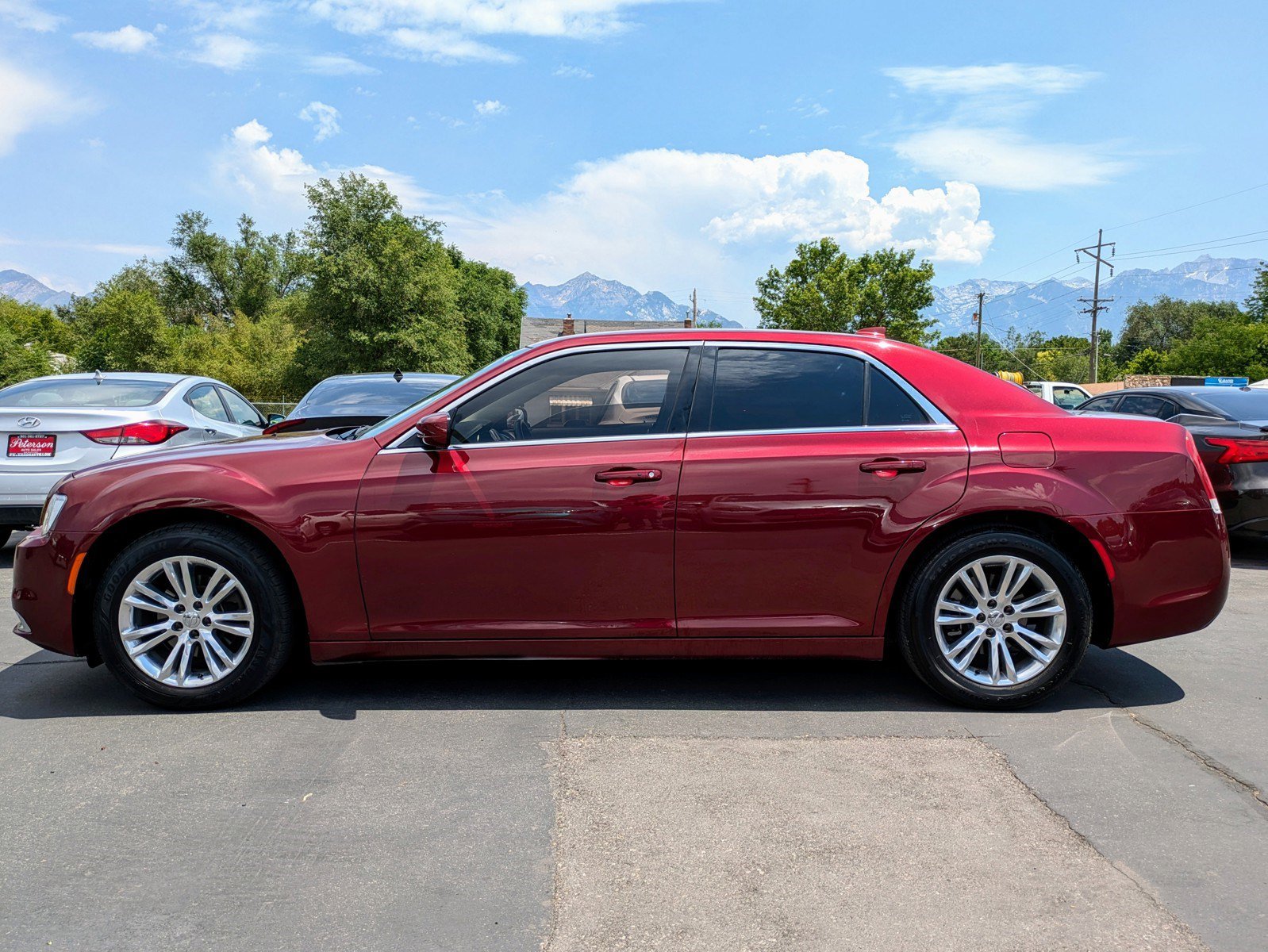 Used 2019 Chrysler 300 Touring L w/ Quick Order Package 22F RWD image 3