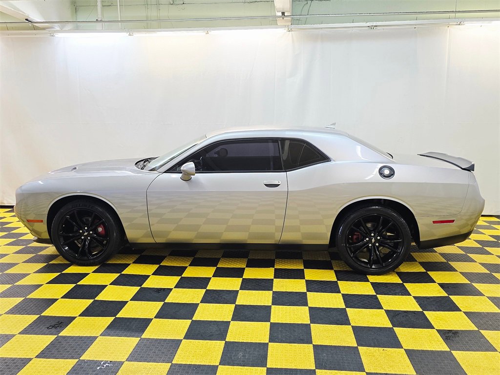 Used 2017 Dodge Challenger SXT w/ Blacktop Package image 6