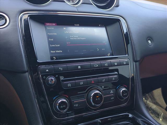 Used 2016 Jaguar XJ L Supercharged RWD image 15
