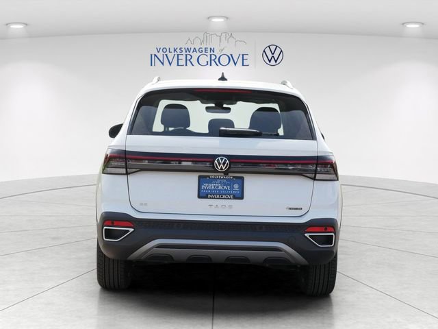 Used 2025 Volkswagen Taos SE AWD/4WD image 6