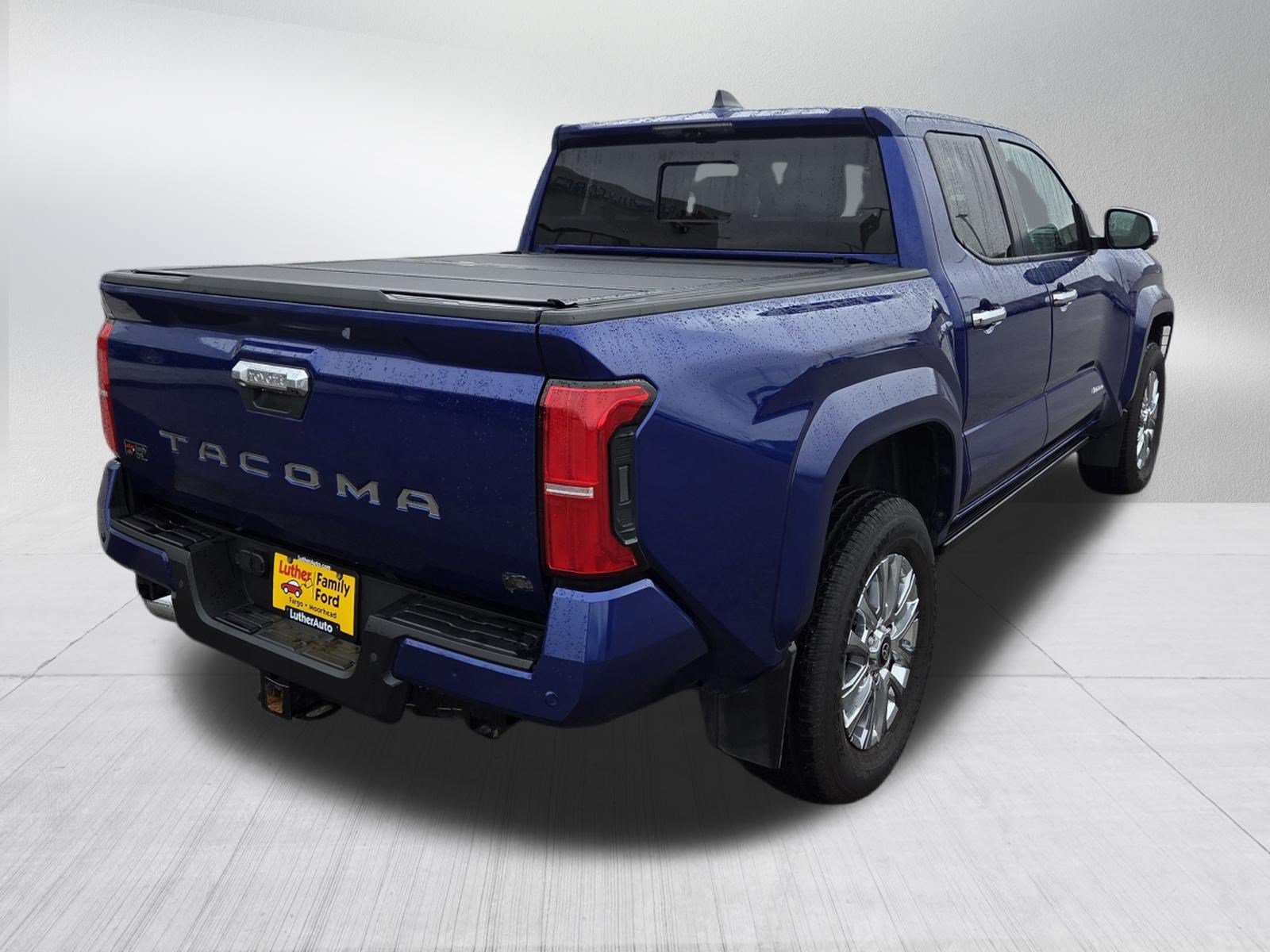 Used 2025 Toyota Tacoma Limited AWD/4WD image 7