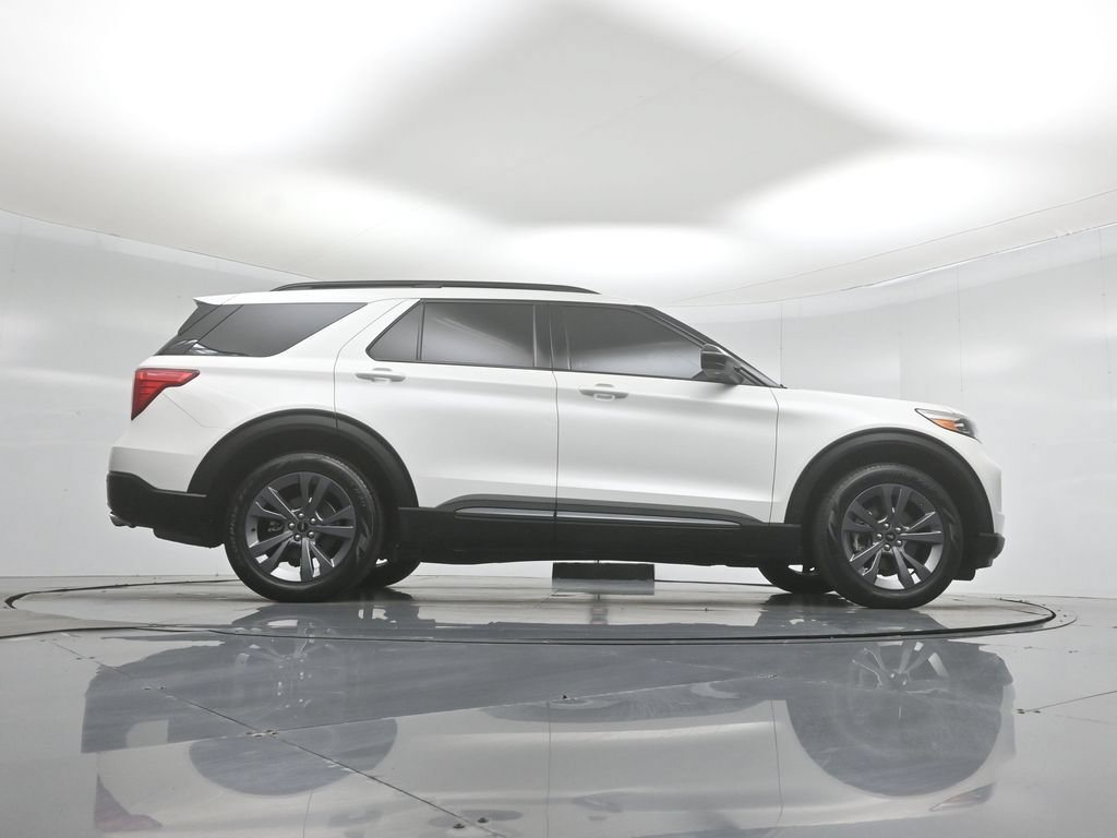 Certified 2023 Ford Explorer XLT w/ Equipment Group 202A RWD image 49