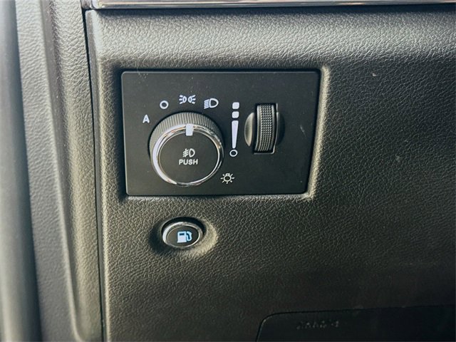 Used 2021 Jeep Grand Cherokee Limited w/ Sun & Sound Group image 10