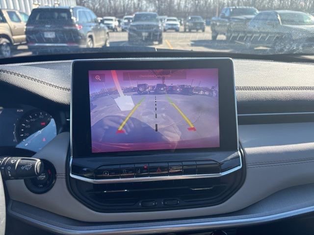 Used 2025 Jeep Compass Limited image 12