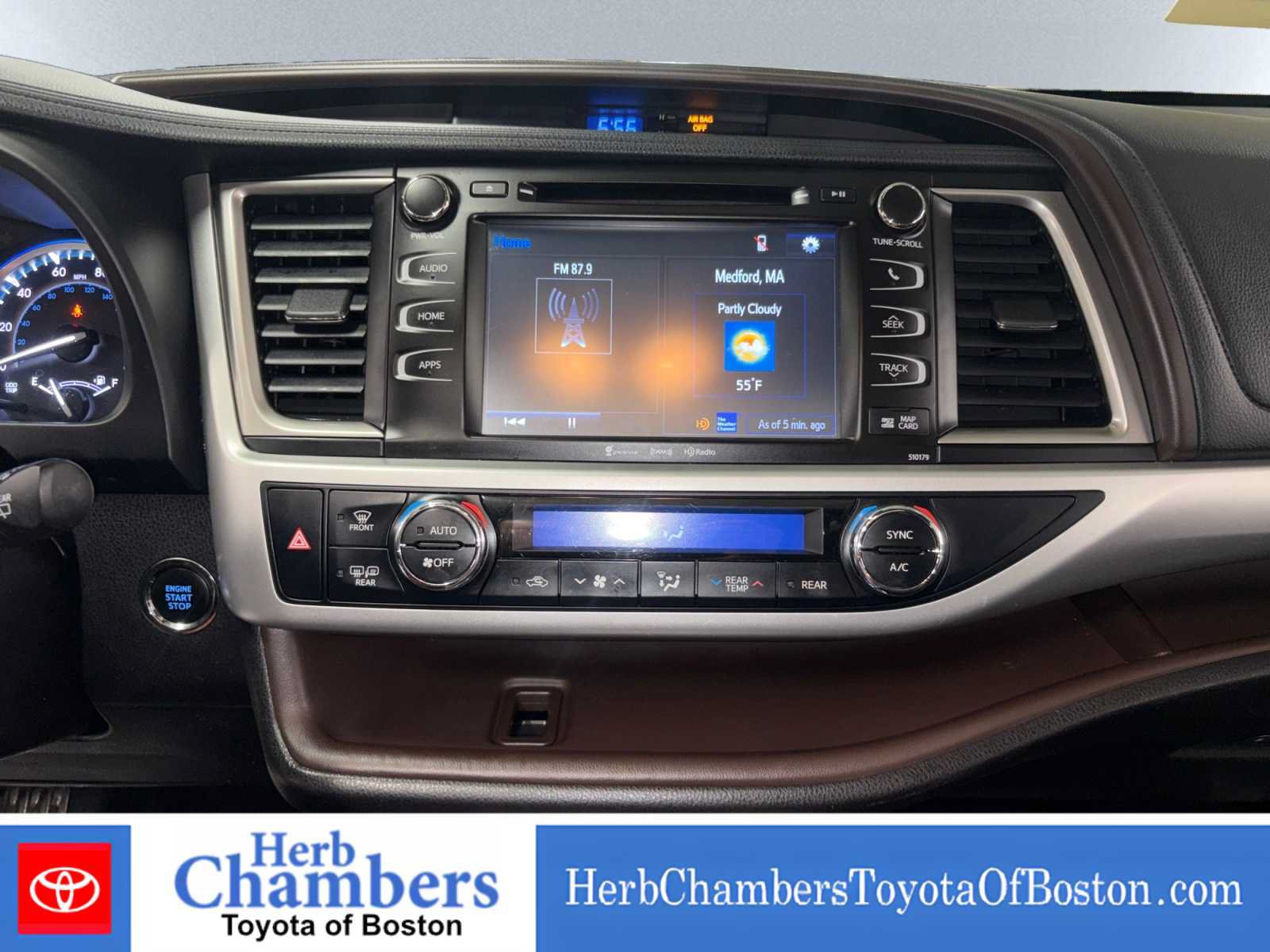 Certified 2017 Toyota Highlander XLE AWD/4WD image 12