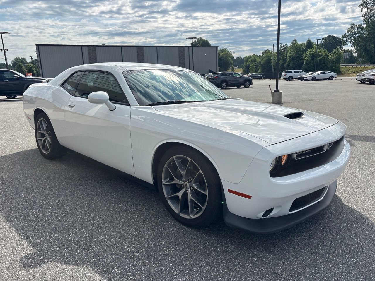 Used 2022 Dodge Challenger GT RWD image 9