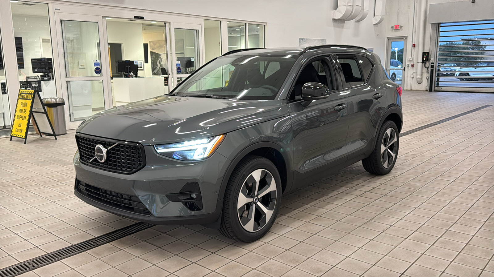 New 2026 Volvo XC40 B5 Plus w/ Protection Package Premier AWD/4WD image 9