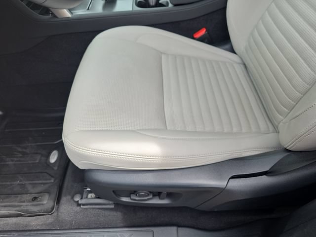 Used 2025 Land Rover Discovery Sport S AWD/4WD image 31