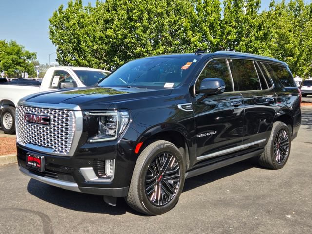 Used 2021 GMC Yukon Denali w/ Denali Premium Package AWD/4WD image 8