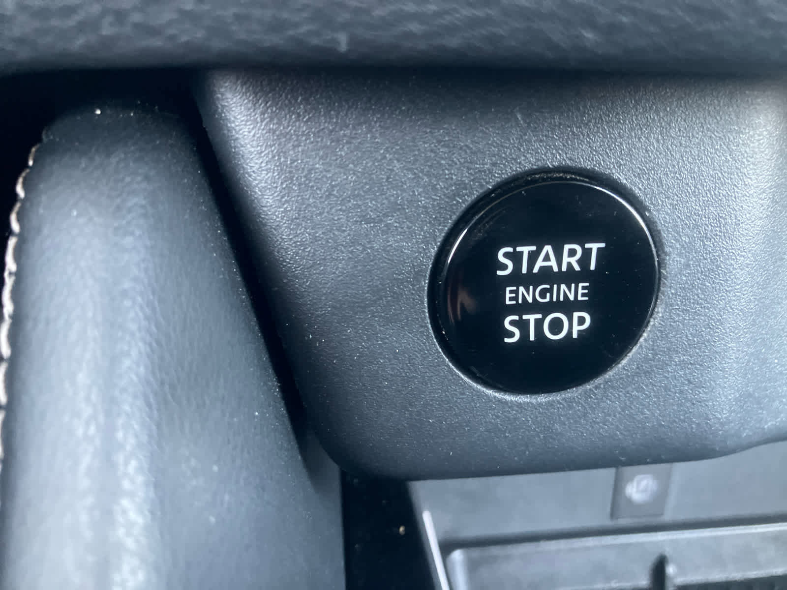 Used 2024 Nissan Rogue Platinum w/ Platinum Premium Package image 31