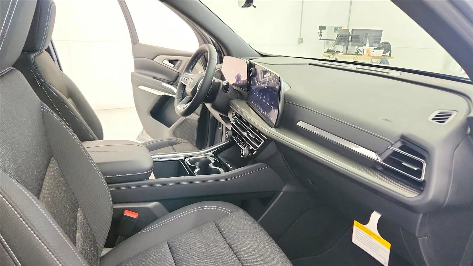 New 2026 Chevrolet Traverse LT w/ Midnight/Sport Edition AWD/4WD image 42