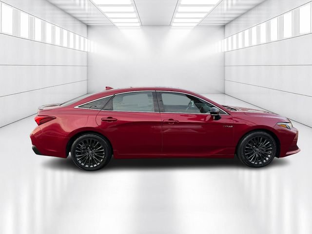 Used 2021 Toyota Avalon XSE image 4