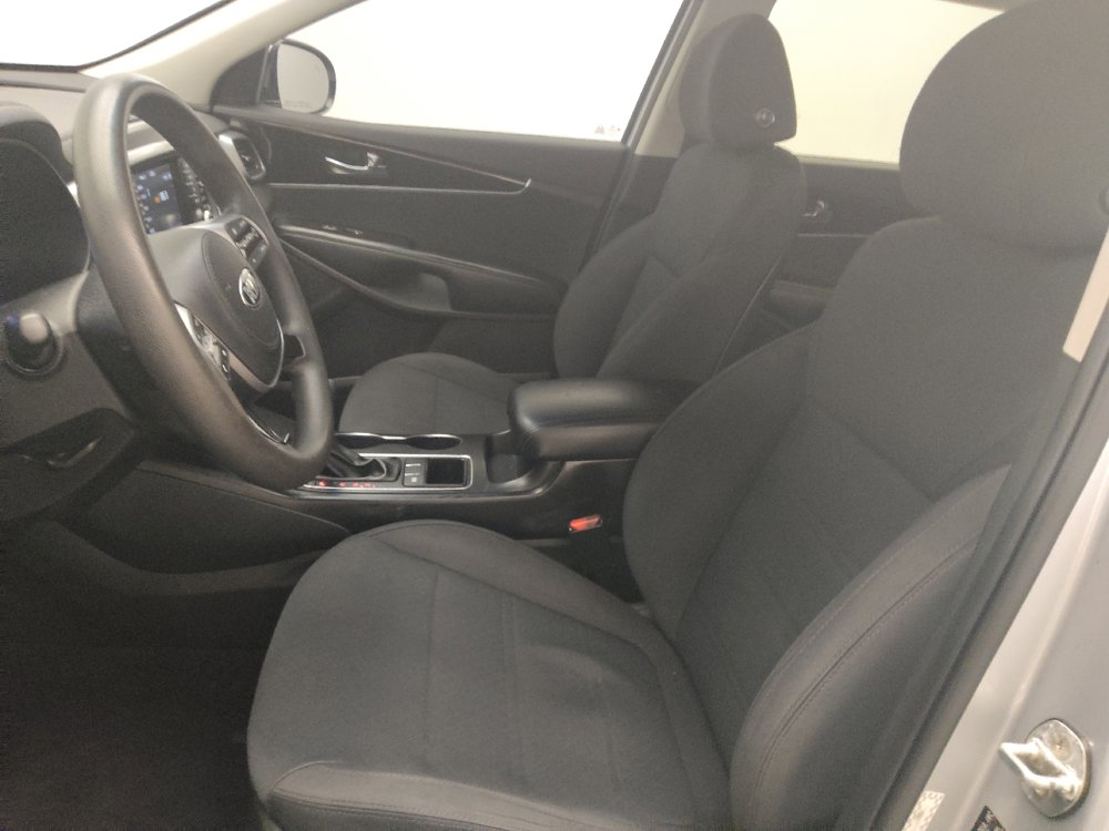 Used 2019 Kia Sorento FWD V6 image 17
