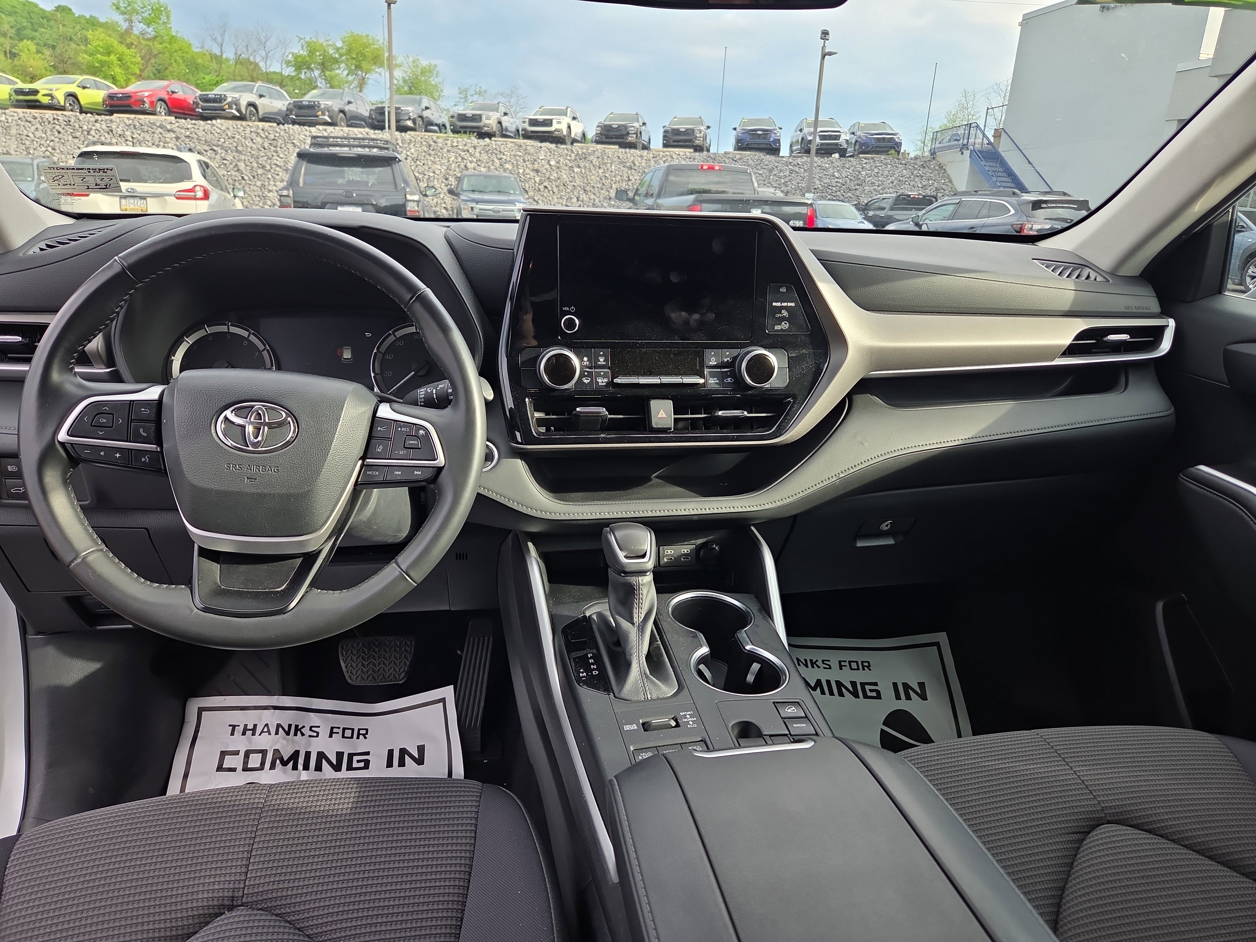 Used 2024 Toyota Highlander LE AWD/4WD image 15
