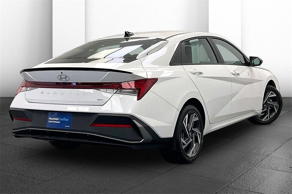 Certified 2025 Hyundai Elantra SEL image 11