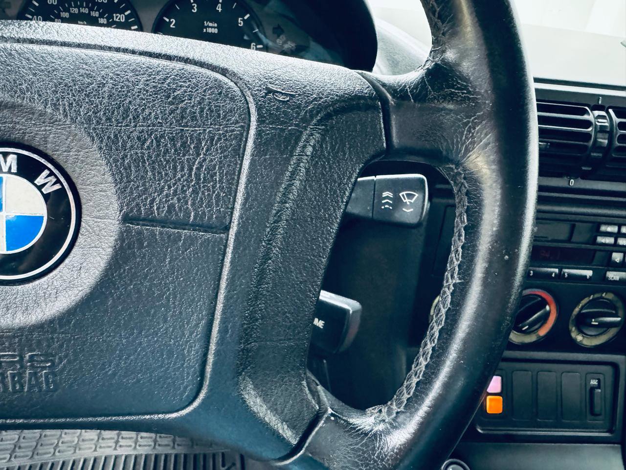 Used 1998 BMW Z3 2.8 RWD image 40