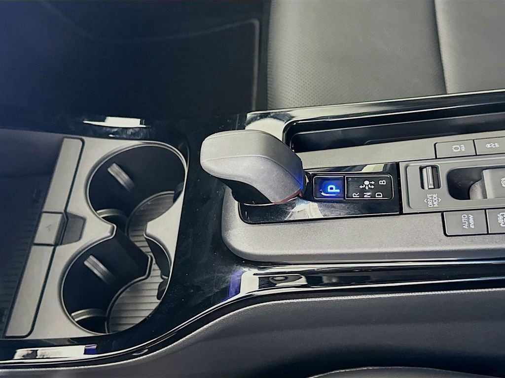 Used 2025 Toyota Prius XSE image 17