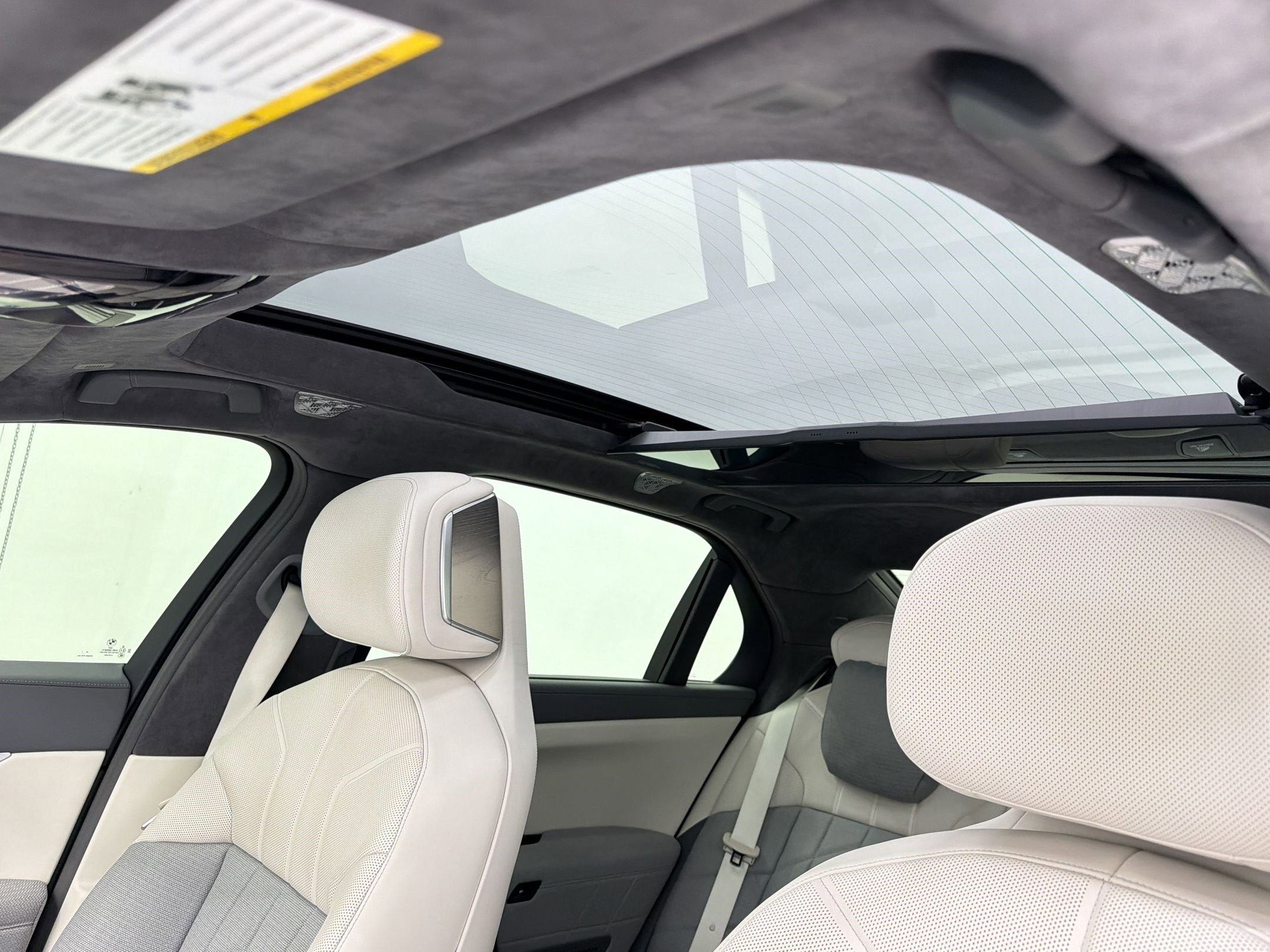 Certified 2023 BMW i7 xDrive60 image 15