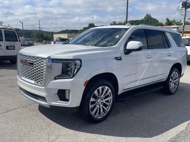 Used 2024 GMC Yukon Denali w/ Advanced Technology Package AWD/4WD image 9