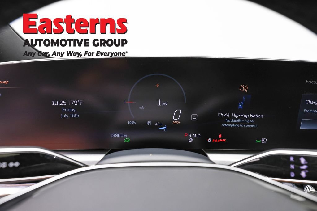 Used 2025 Cadillac Lyriq Luxury AWD/4WD image 19